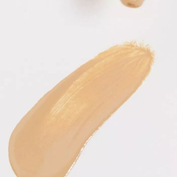 Mac Cosmetics Studio Face & Body Foundation - Picture 4 of 5